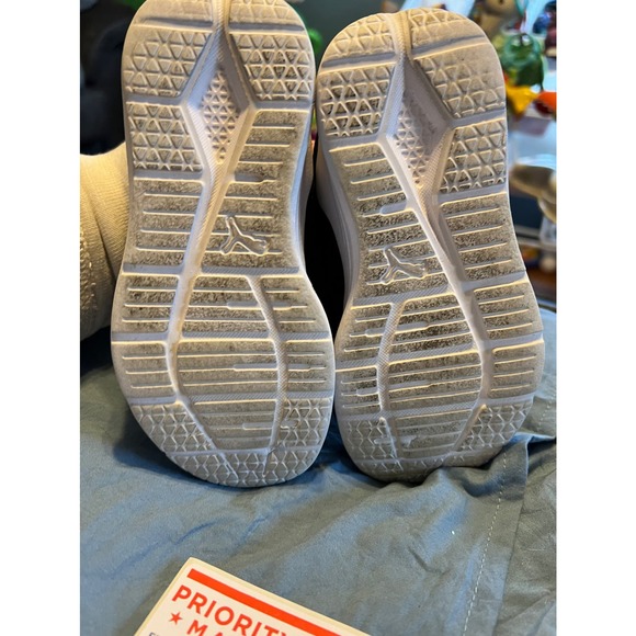 Boys red & black Puma athletic shoes size 11.5 - Picture 5 of 5